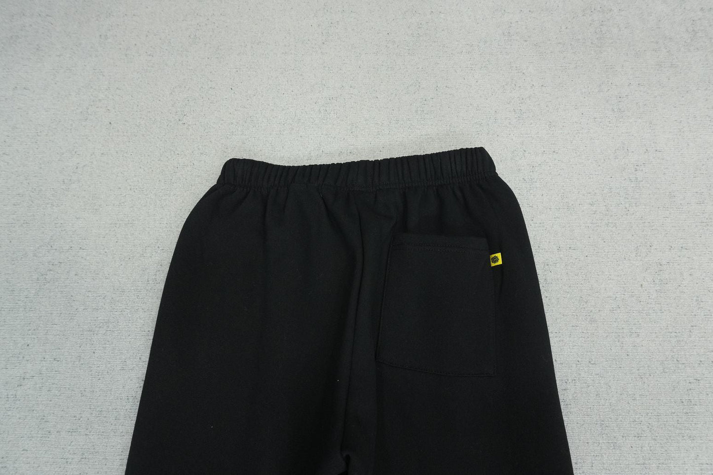 B - SWEATPANTS