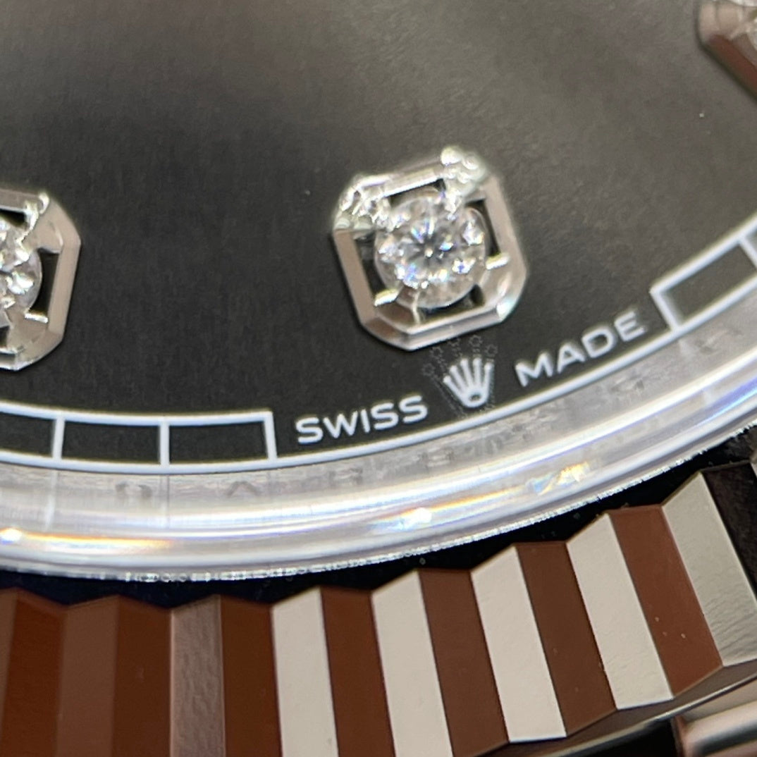M - Watch