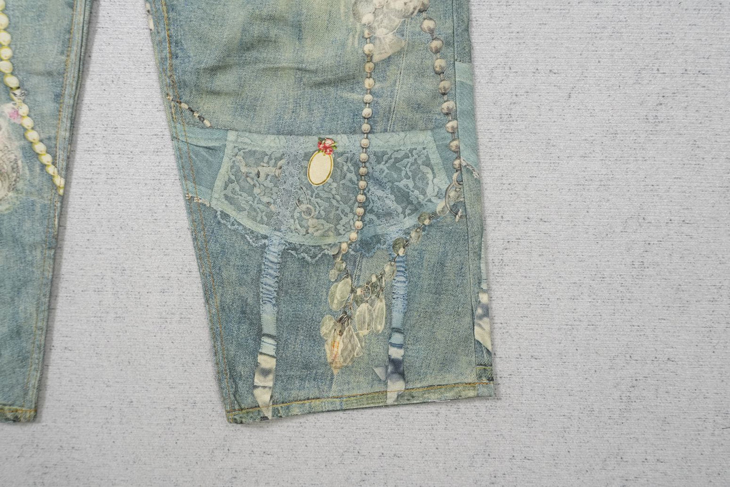 A - JEANS