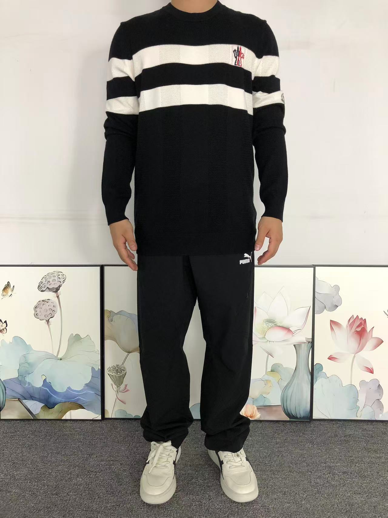 M - SWEATER