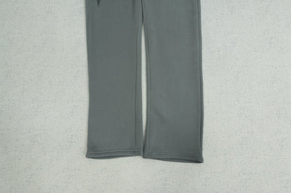 B - SWEATPANTS