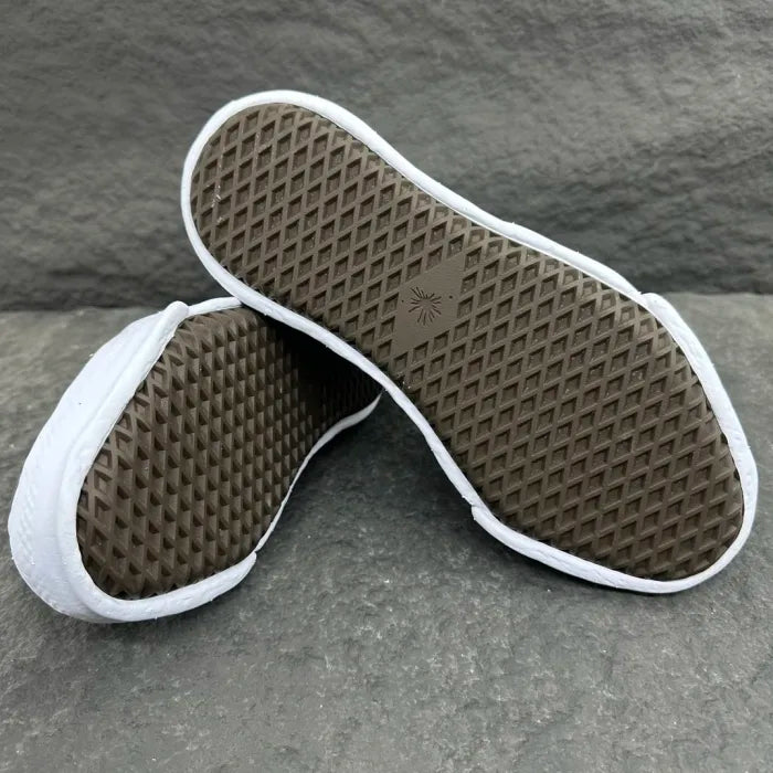 A - SNEAKERS