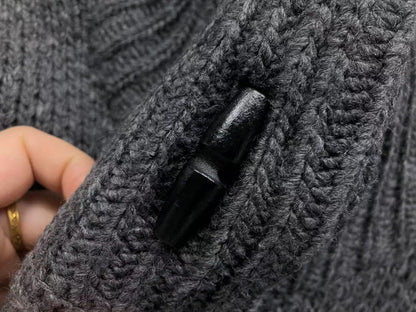 O - SWEATER