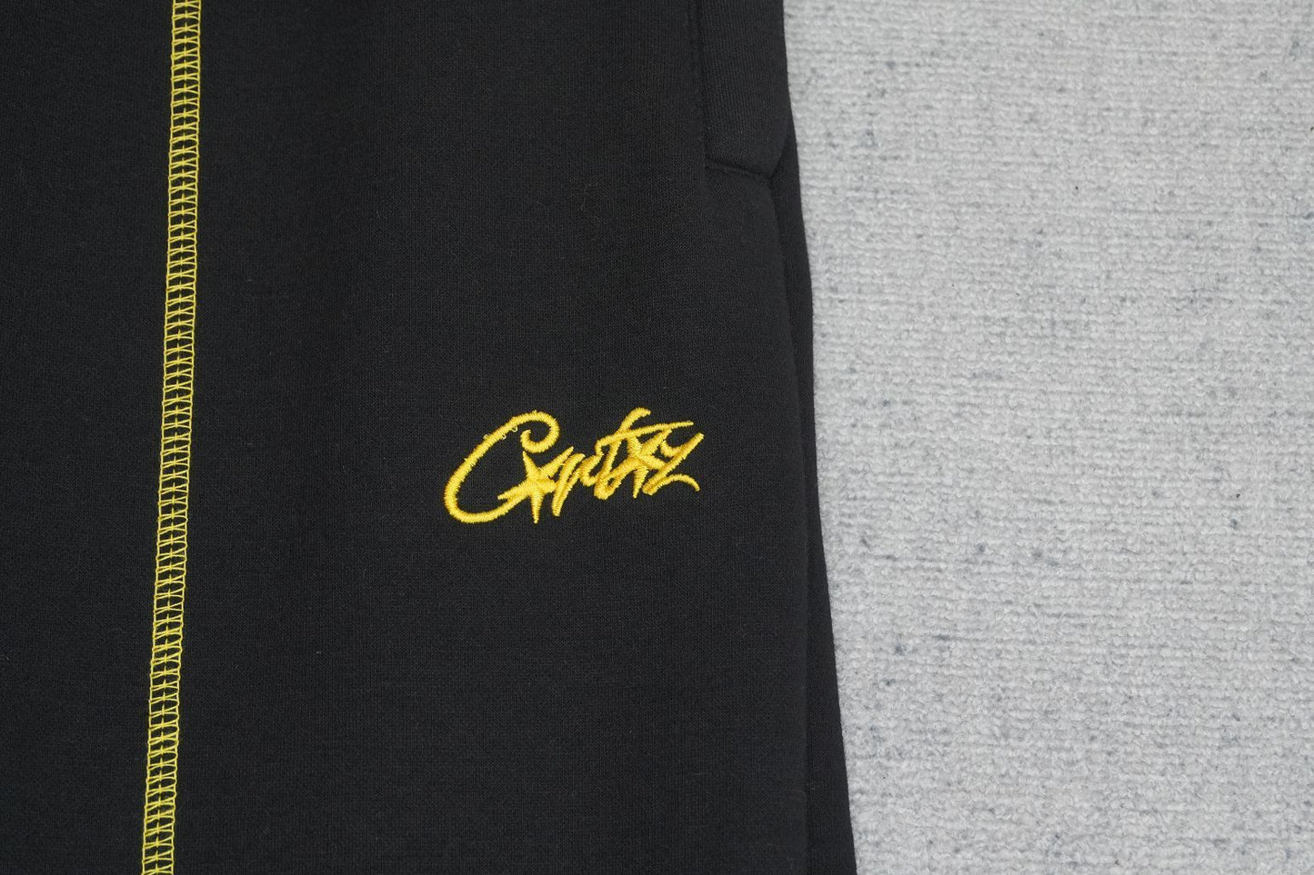 C - SWEATPANTS