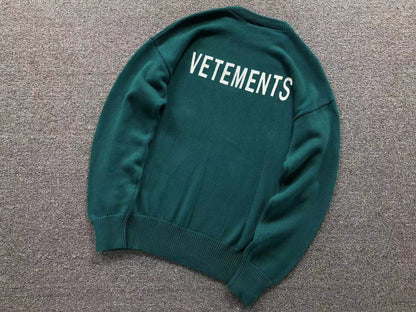 V - SWEATER