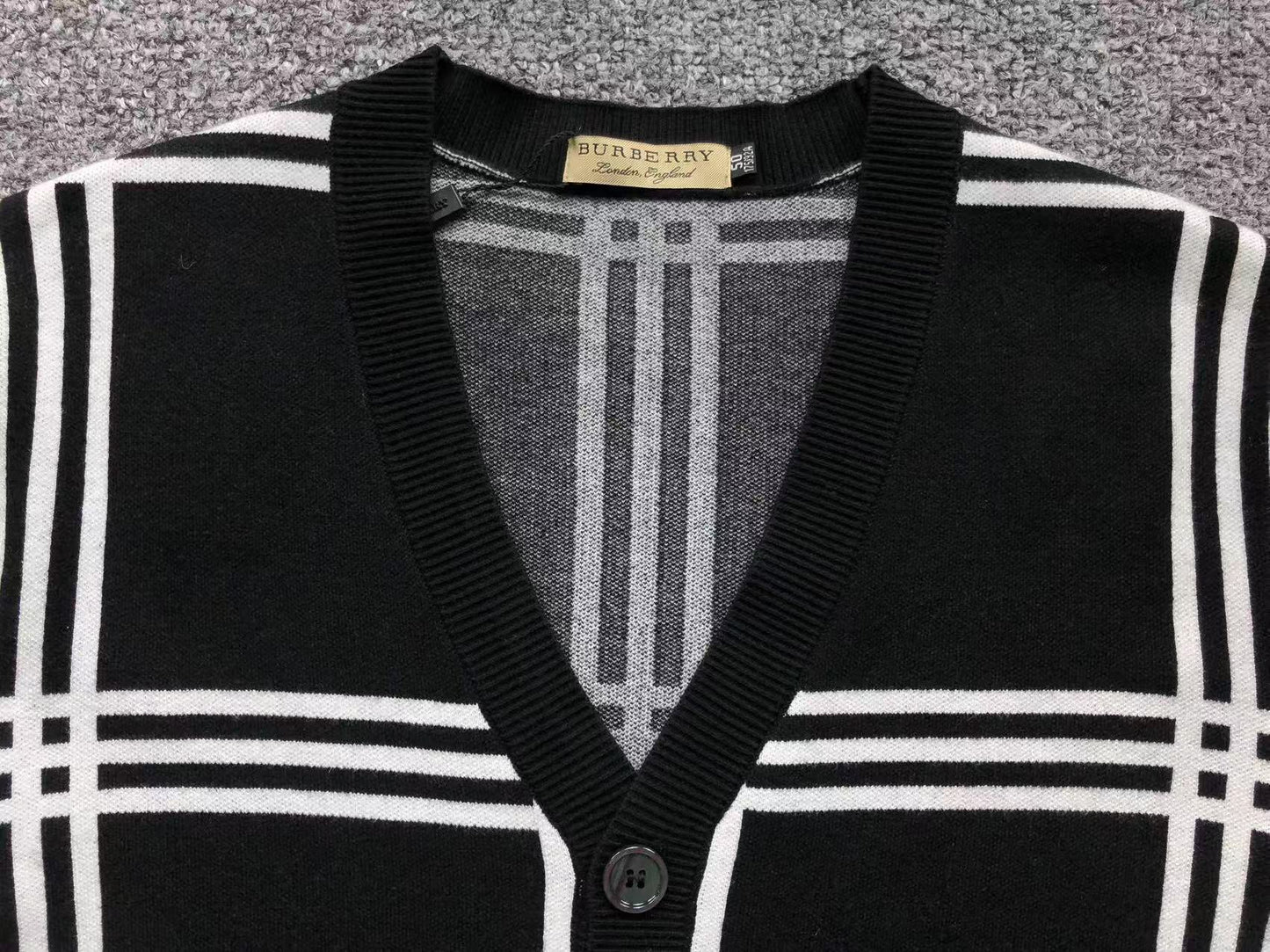 B - SWEATER
