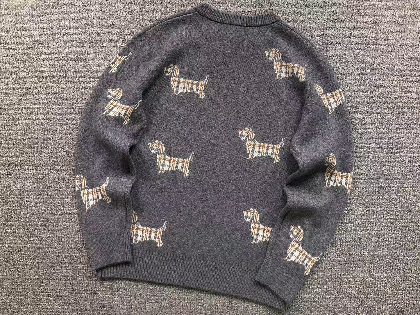 T - SWEATER