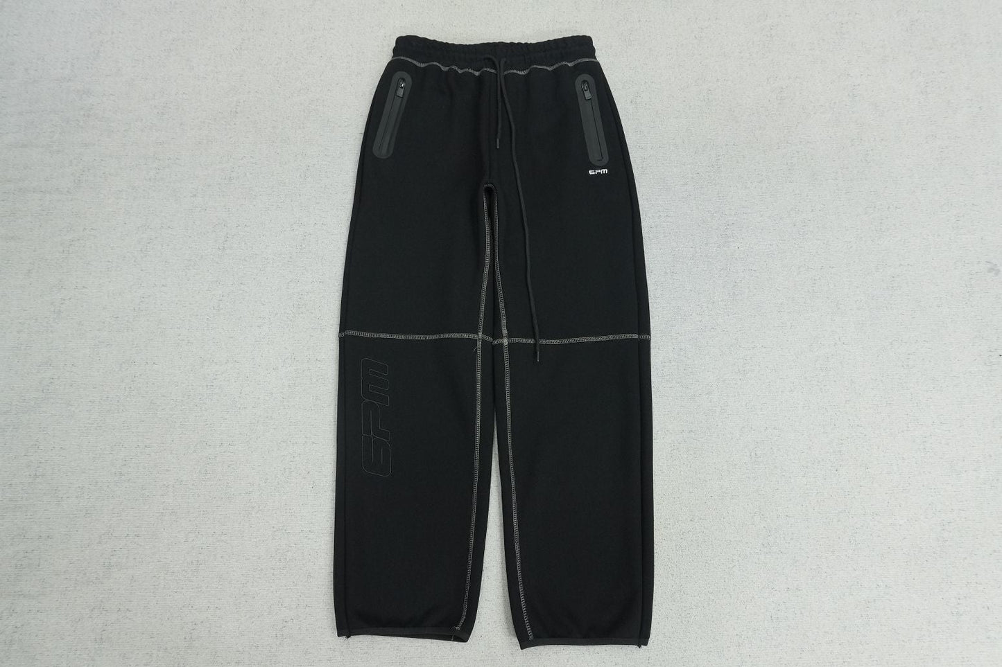 S - SWEATPANTS