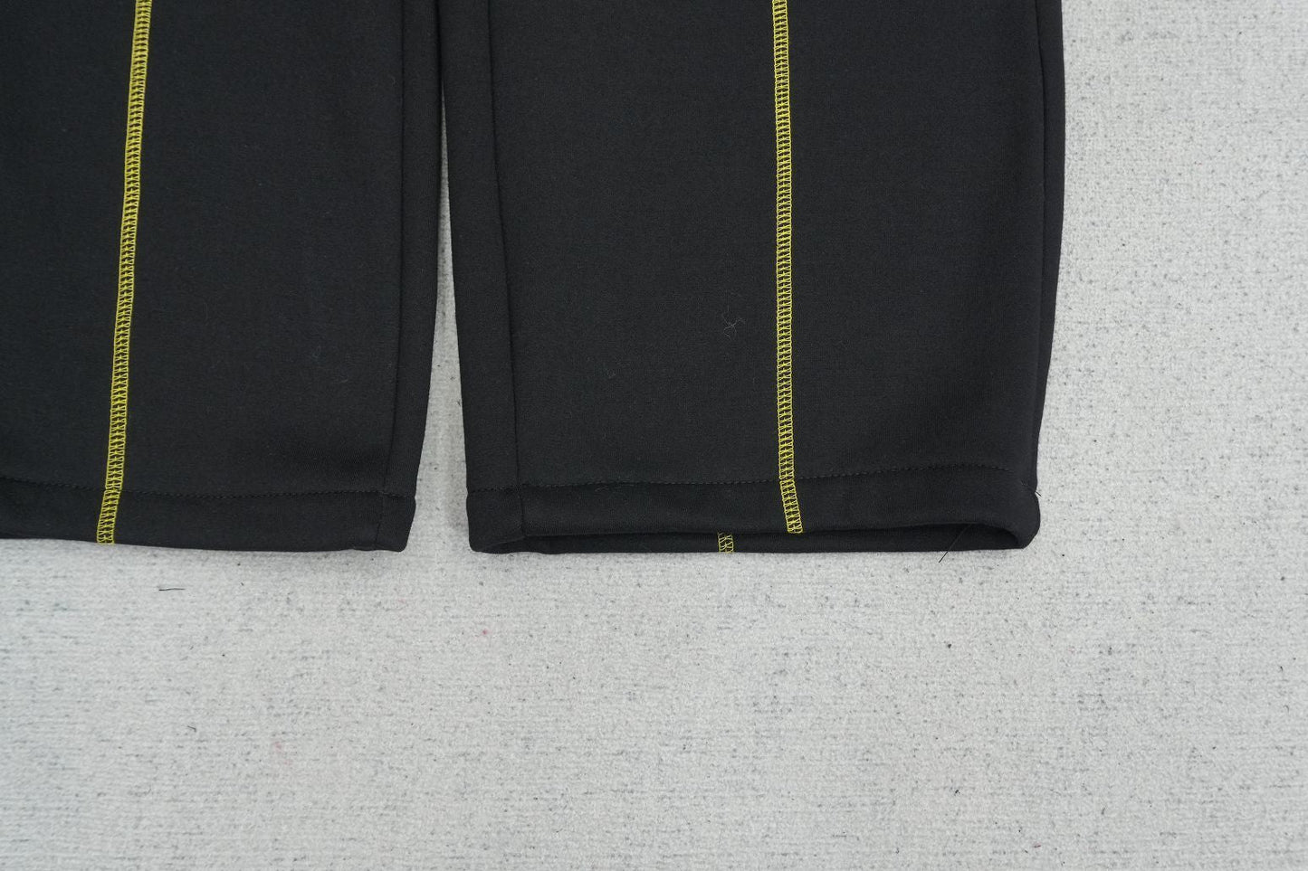 C - SWEATPANTS