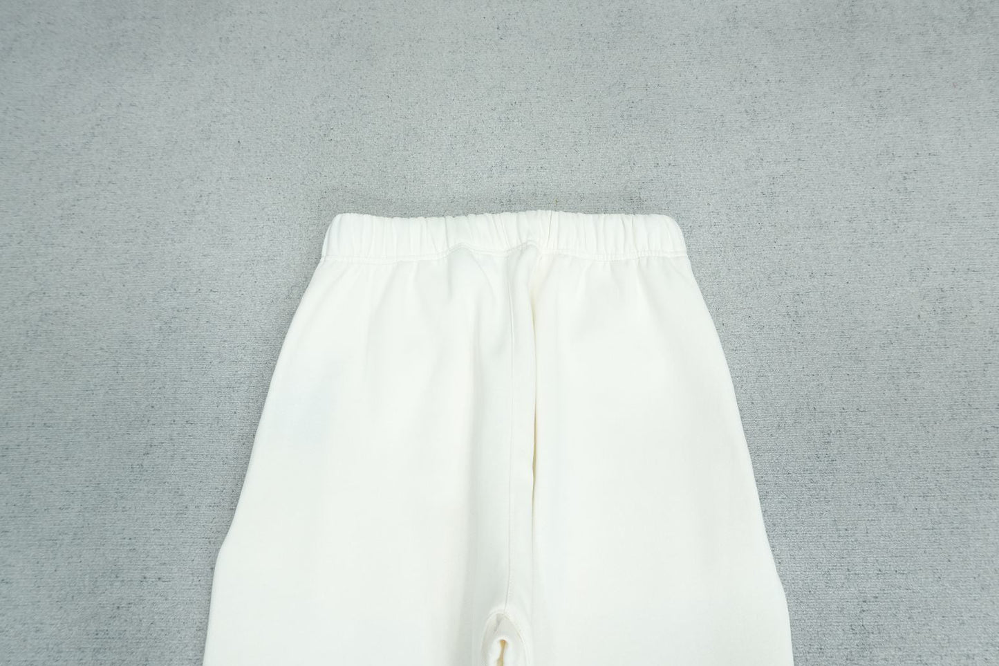 F - SWEATPANTS