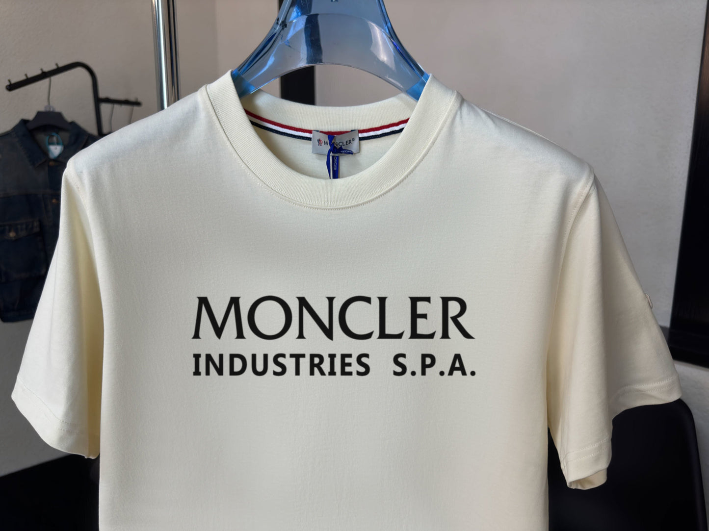 M - TSHIRT
