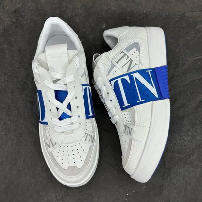 V - SNEAKERS