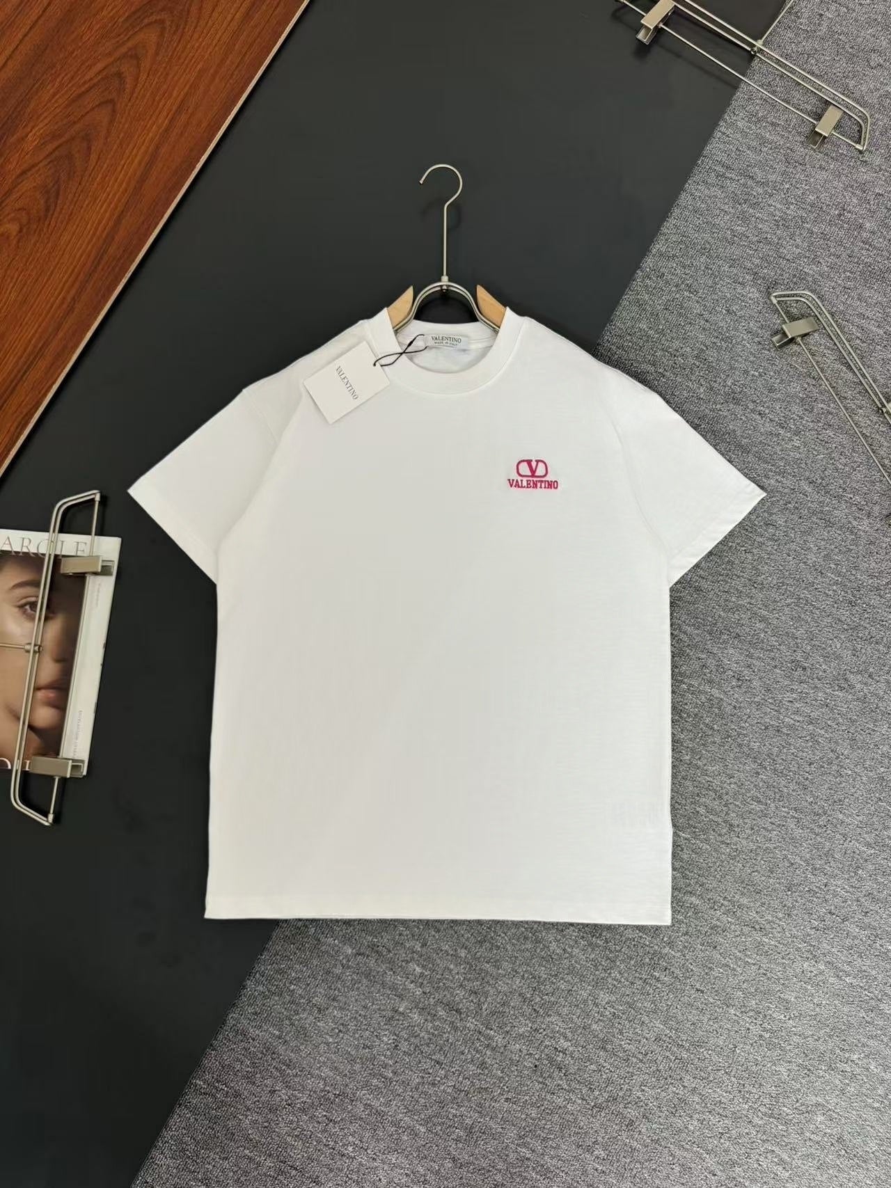 V - TSHIRT