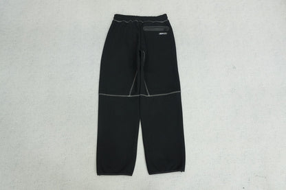 S - SWEATPANTS