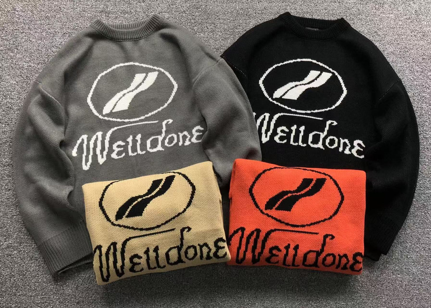 W - SWEATER