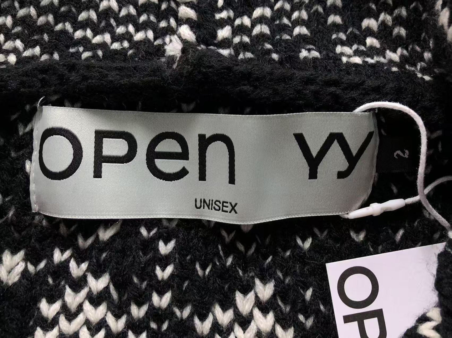 O - SWEATER