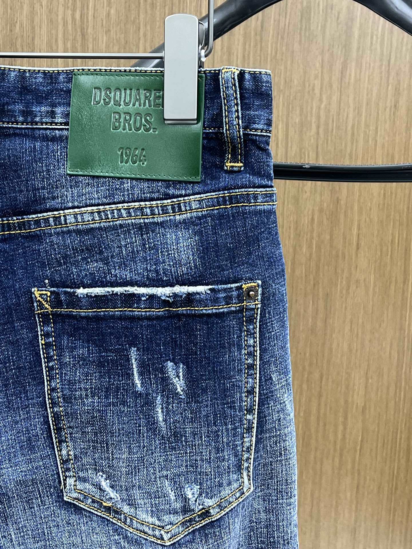 D - JEANS