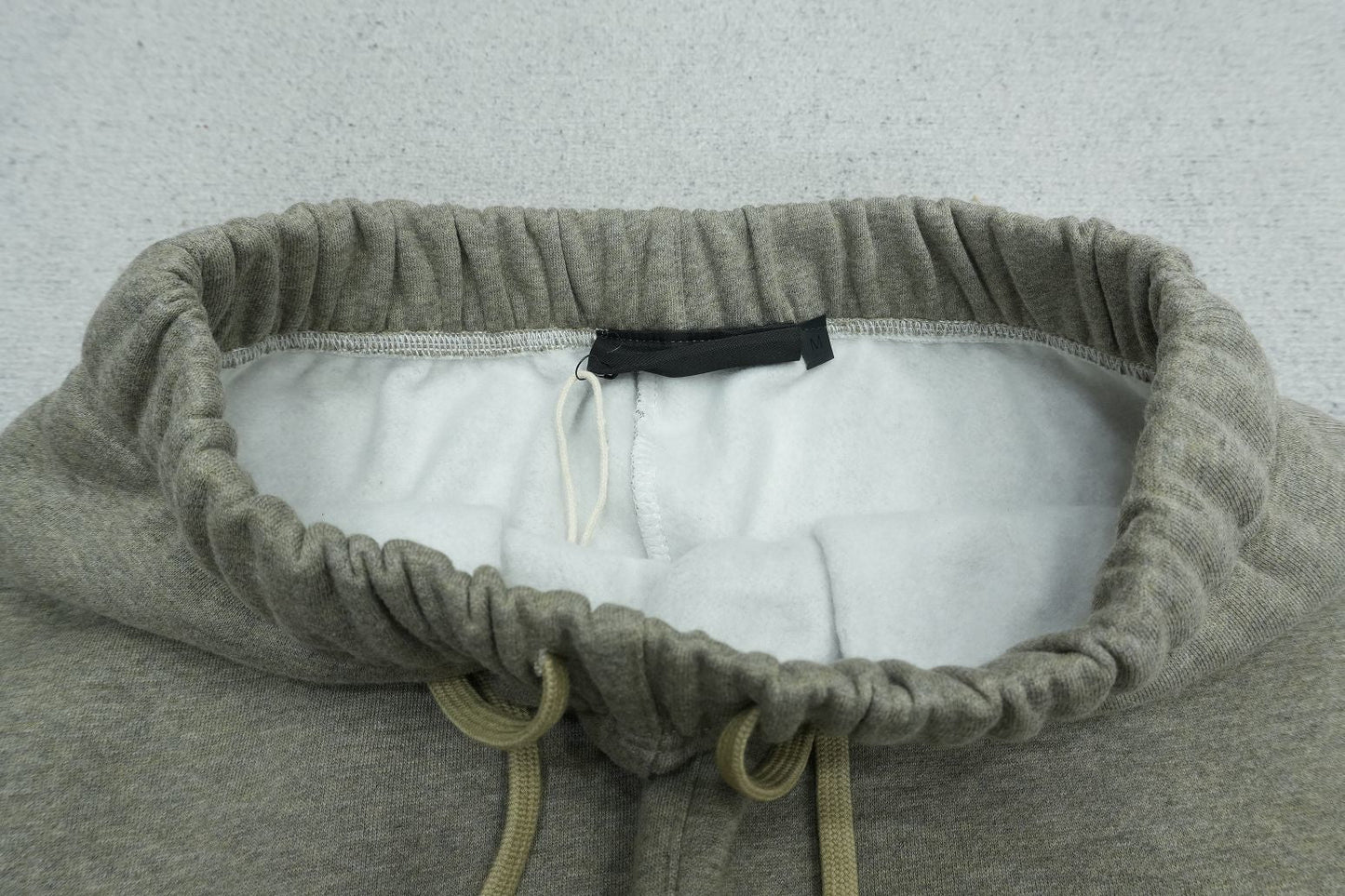 F - SWEATPANTS