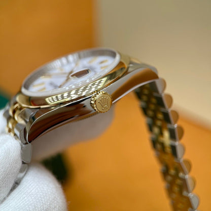 M - Watch