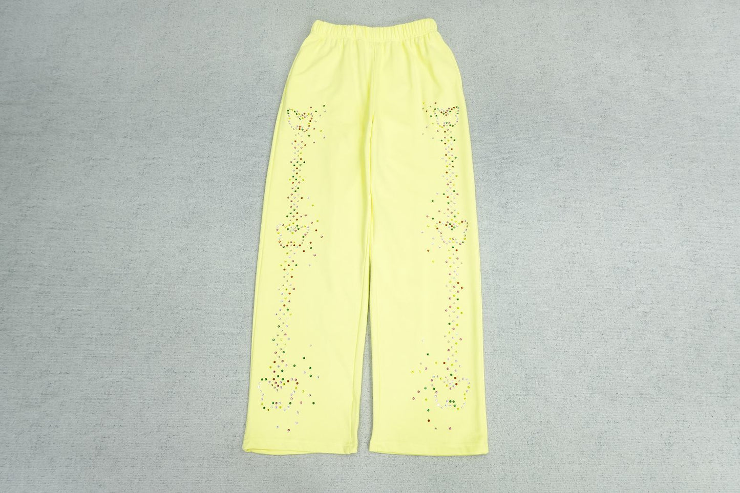 B - SWEATPANTS