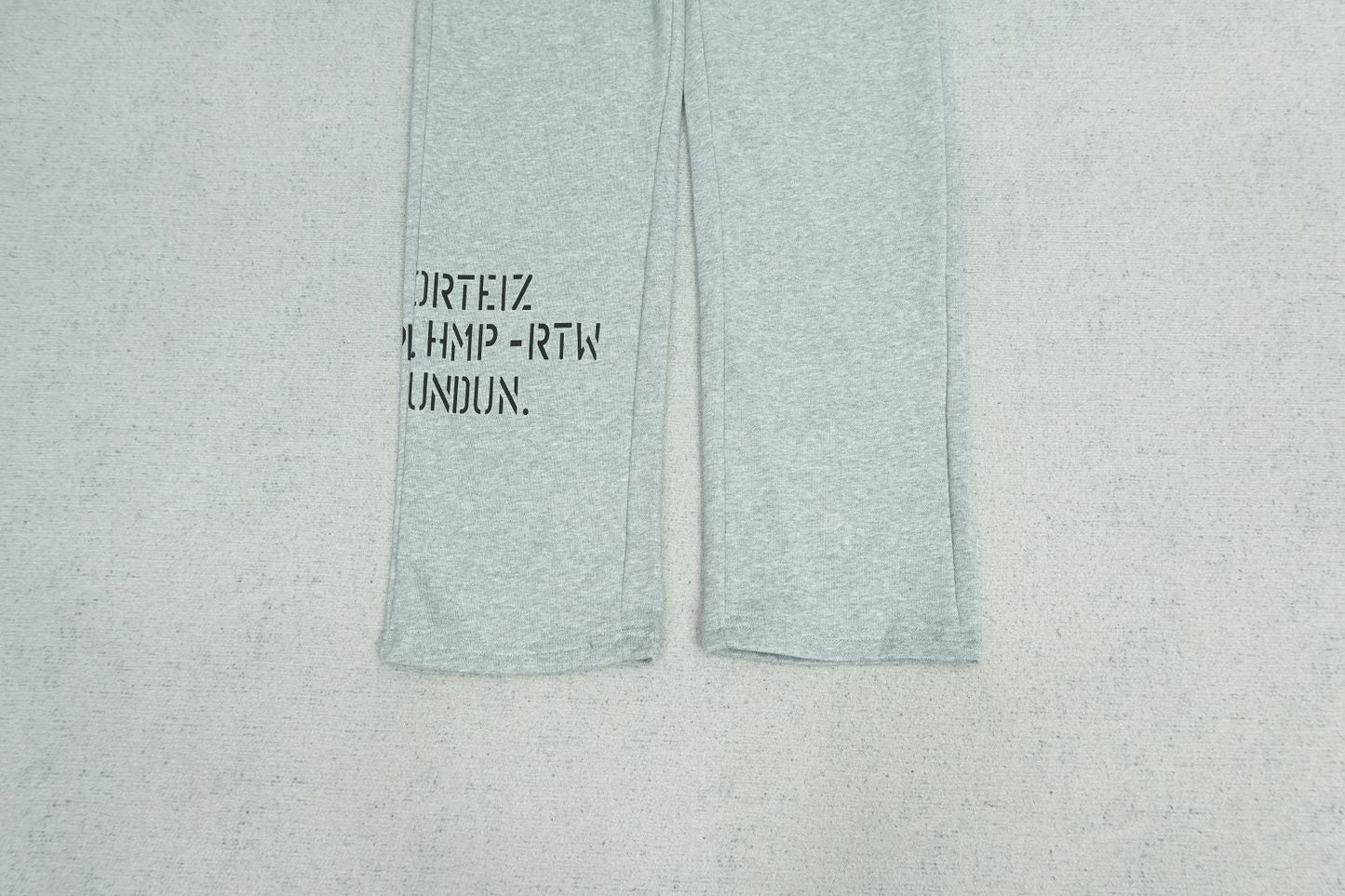 C - SWEATPANTS
