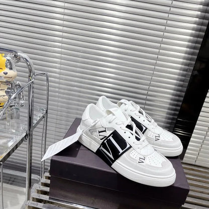 V - SNEAKERS