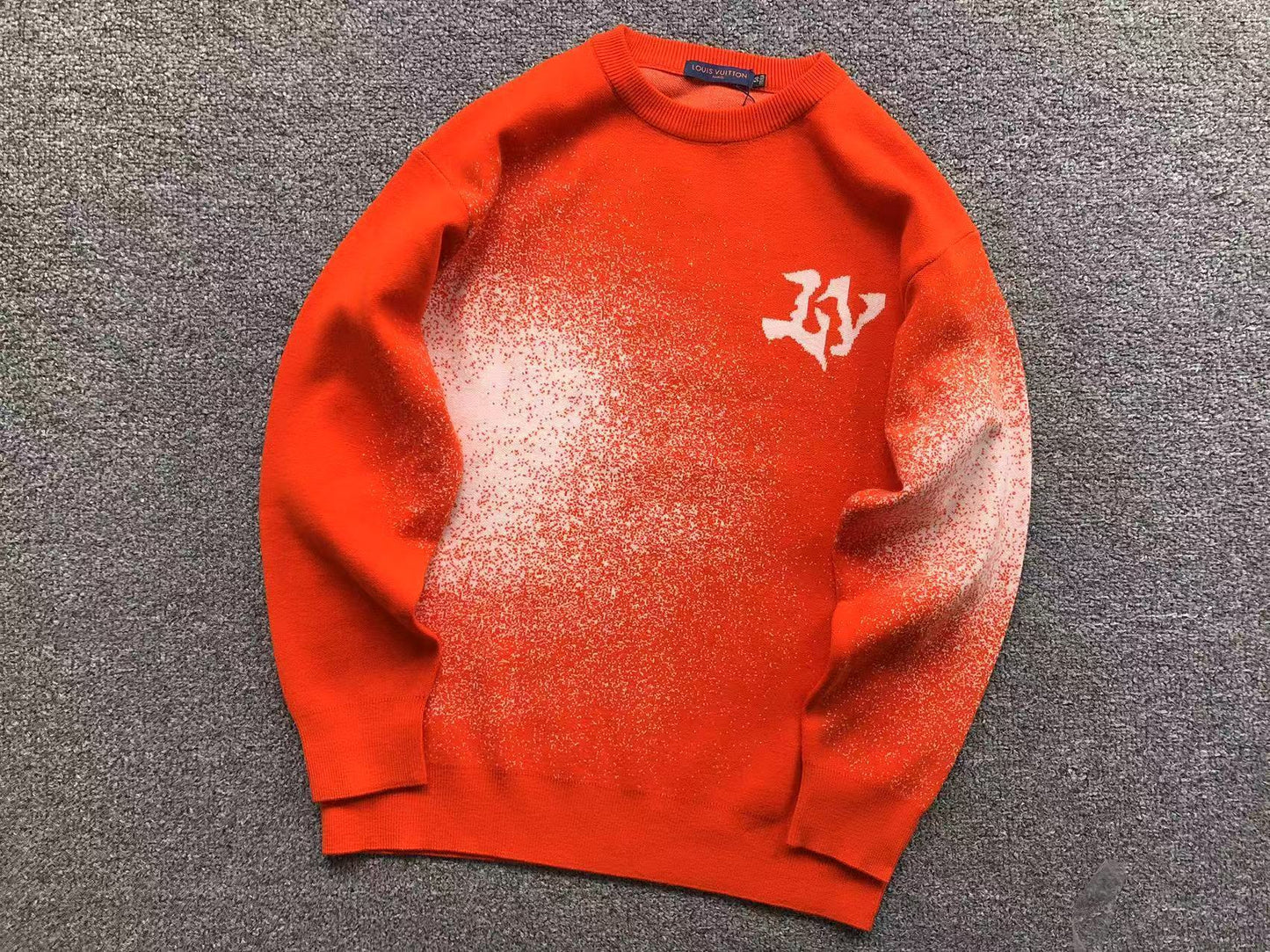 L - SWEATER