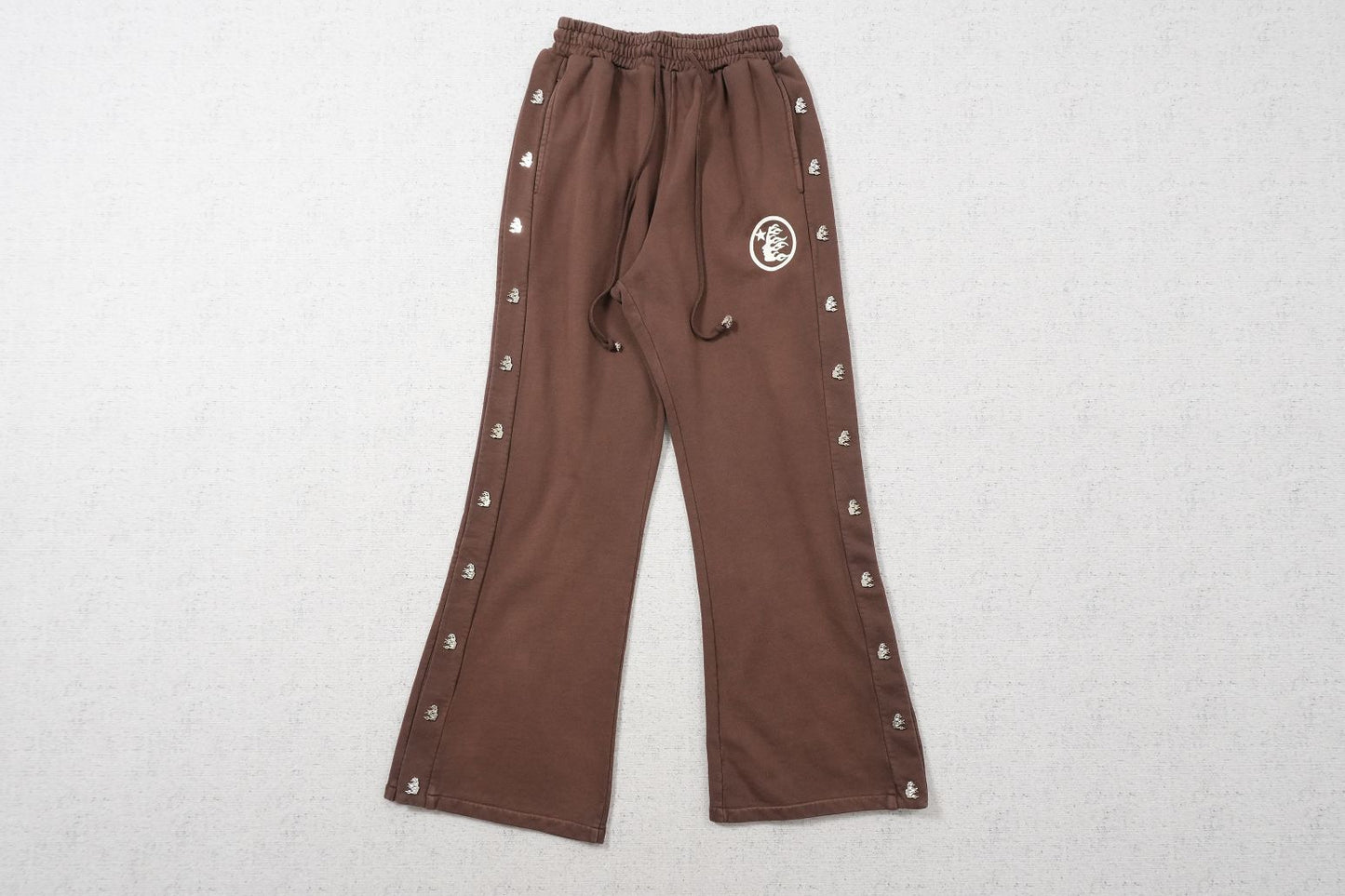 H - SWEATPANTS