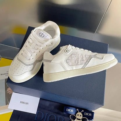 D - SNEAKERS
