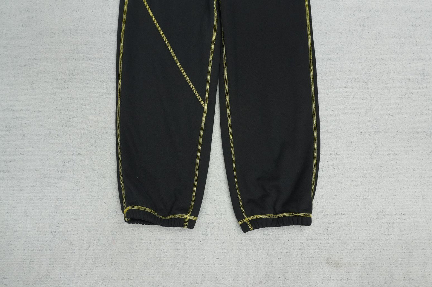 C - SWEATPANTS