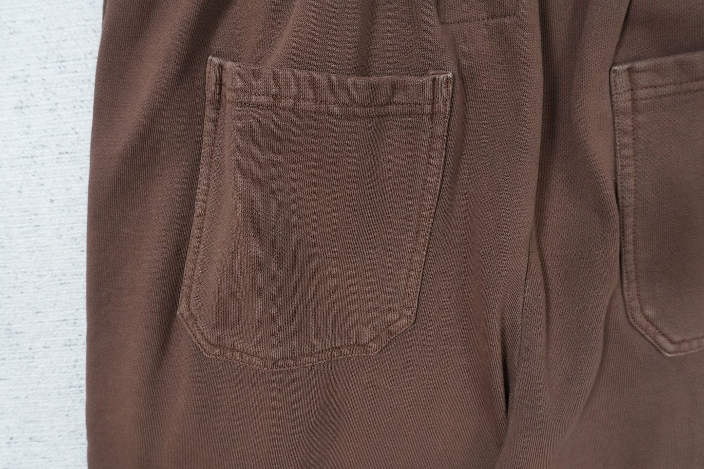 H - SWEATPANTS