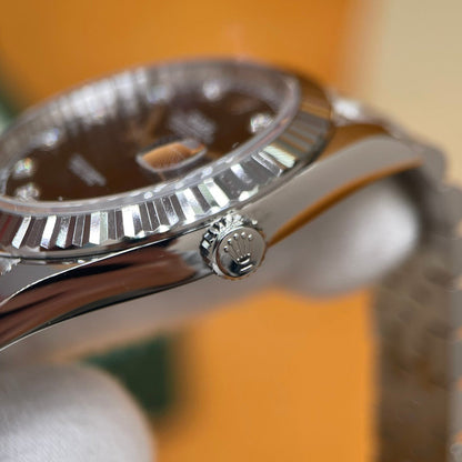 M - Watch
