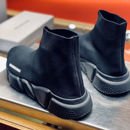 B - SNEAKERS