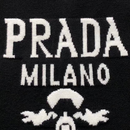 P - SWEATER