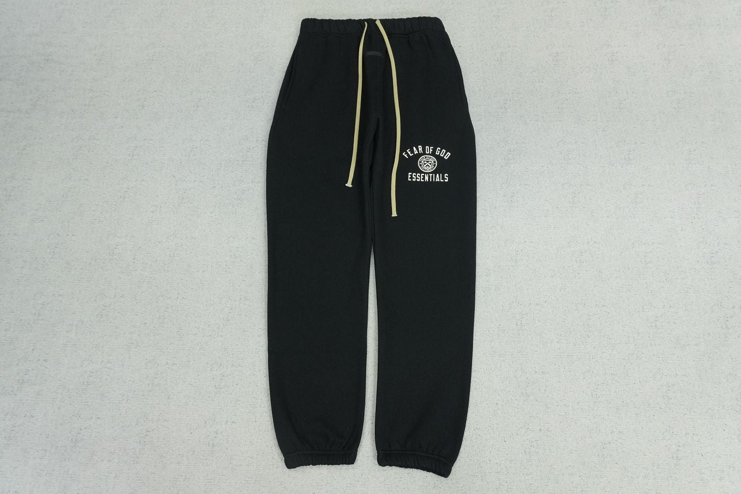 F - SWEATPANTS