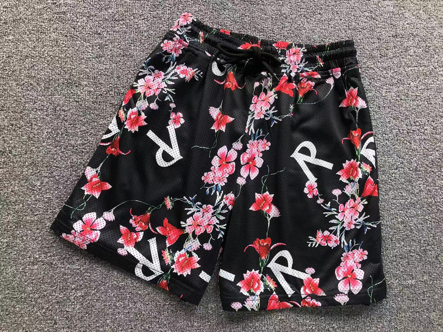 R - SHORTS