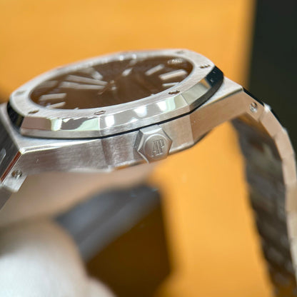 P - Watch
