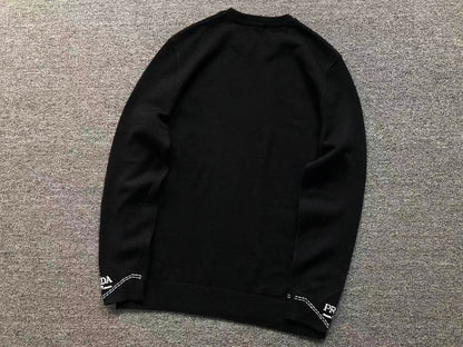 P - SWEATER