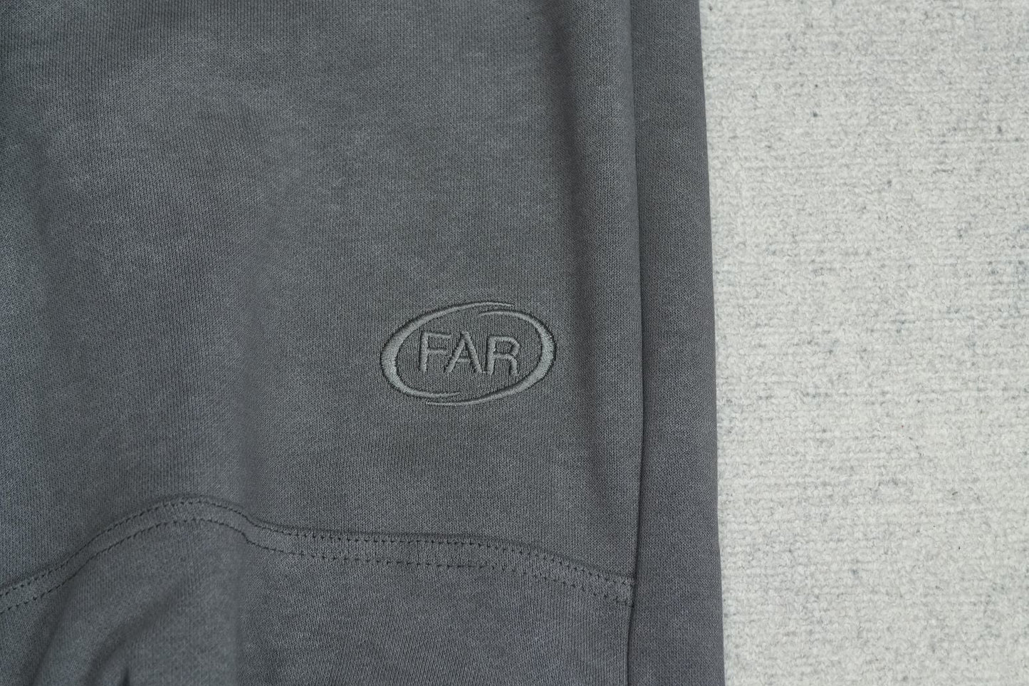 F - SWEATPANTS