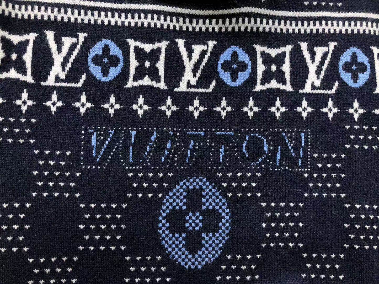 L - SWEATER