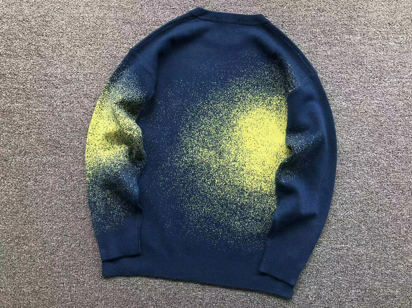 L - SWEATER