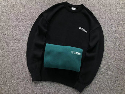 V - SWEATER