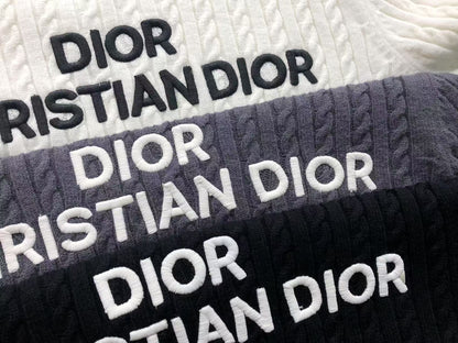 D - SWEATER