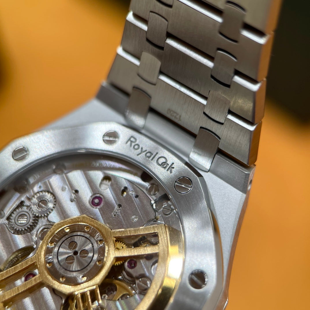 P - Watch