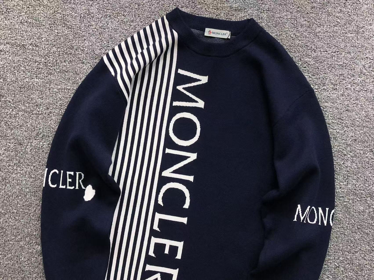 M - SWEATER