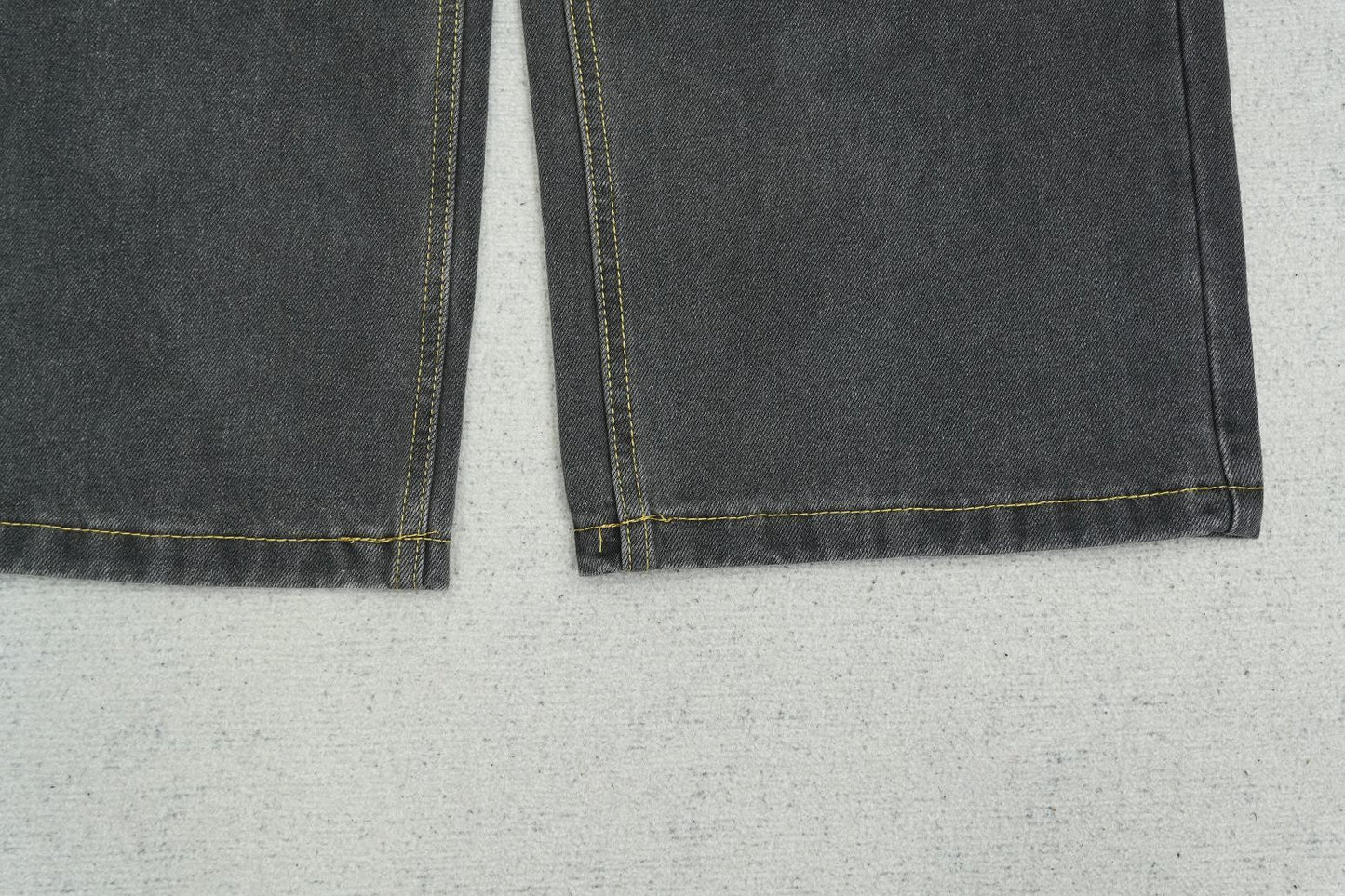 B - JEANS