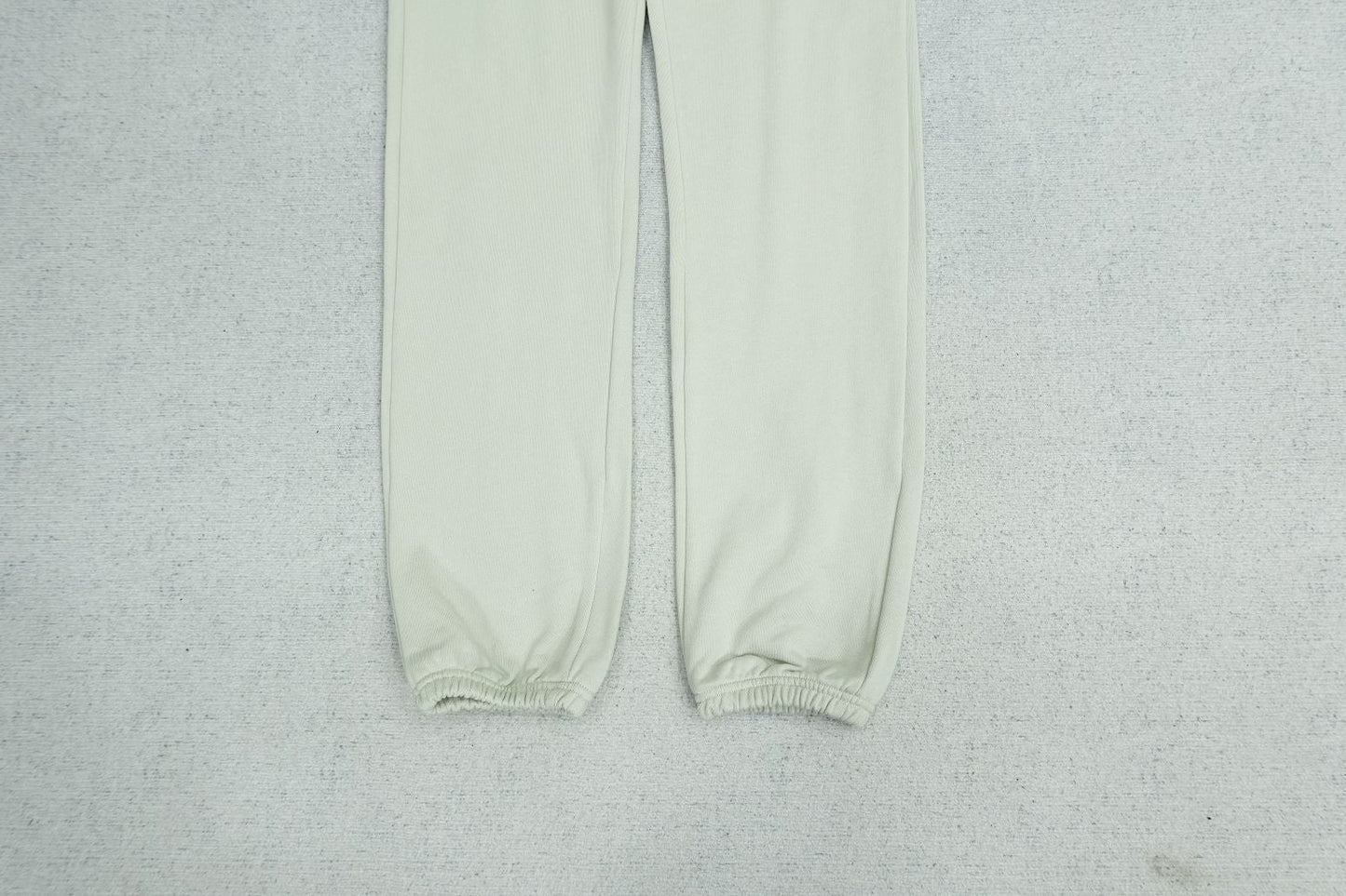 C - SWEATPANTS