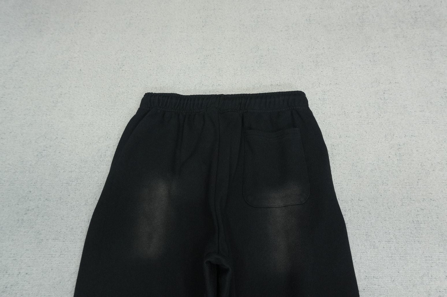 H - SWEATPANTS
