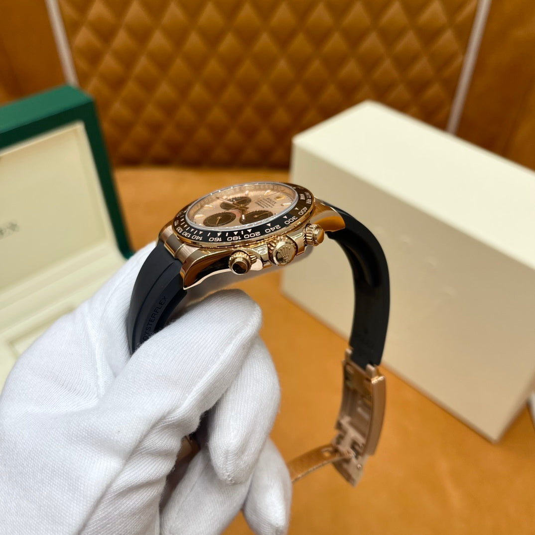 M - Watch