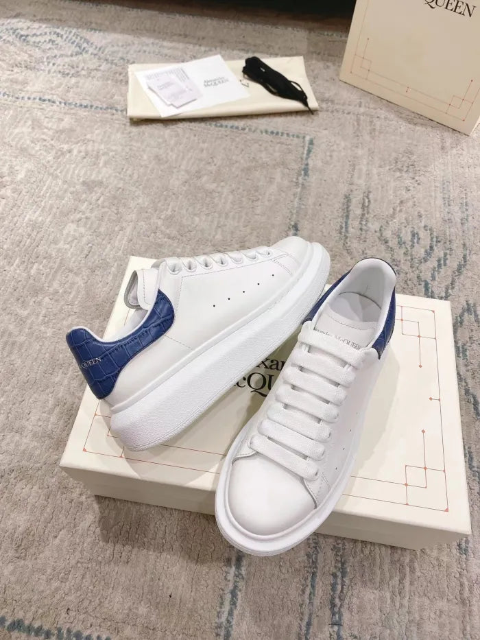 A - SNEAKERS